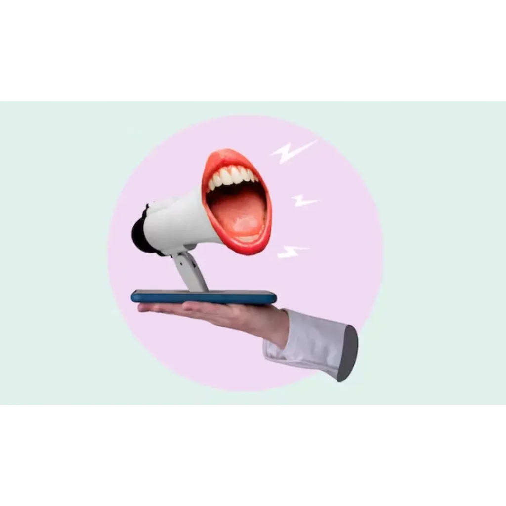 Imagen de una mano sujetando un megáfono que tiene forma de boca